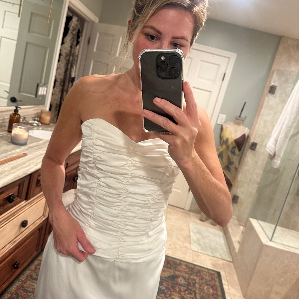 Vintage White Strapless corset wedding Gown pencil skirt with bow details - Picture 6 of 13